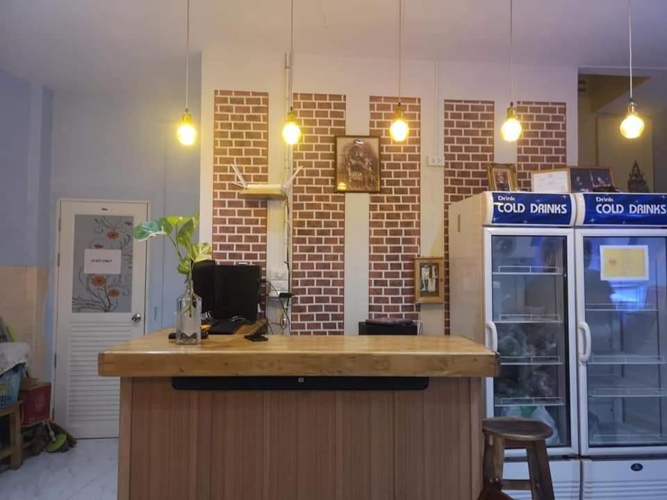 Отель Sun House Bkk Бангкок Экстерьер фото